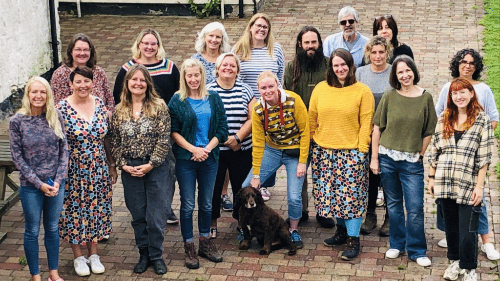 Meet the Teams 2 4